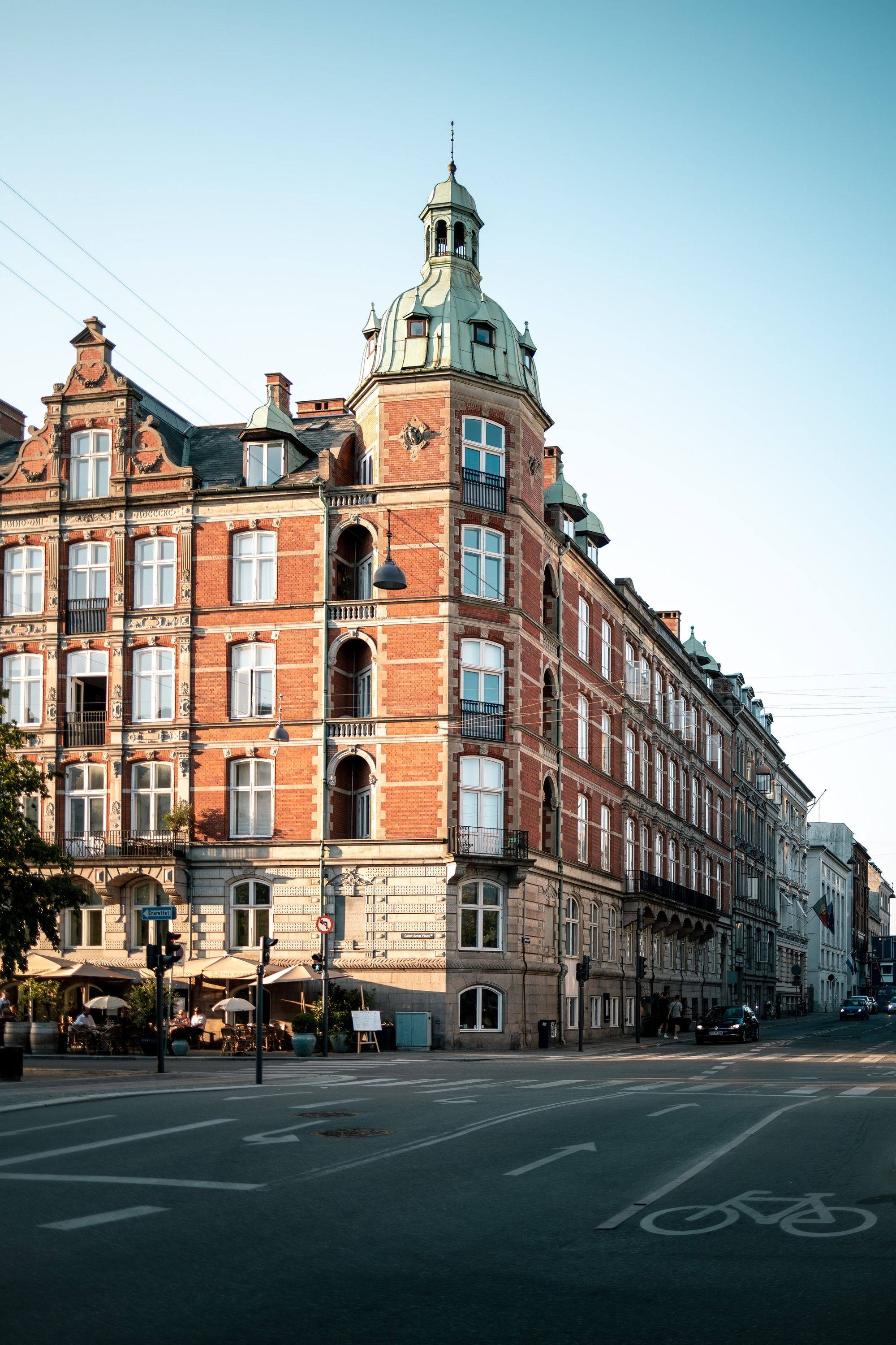 Alta stagione per le frodi sui depositi cauzionali nelle cit